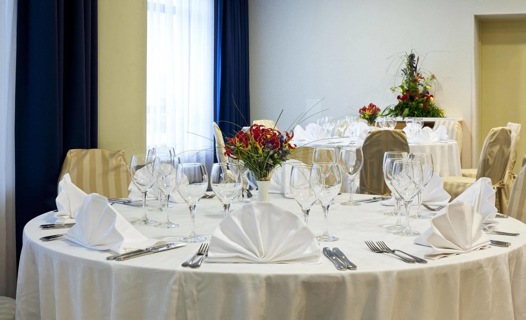 Green Park Hotel Vilnius Bagian luar foto