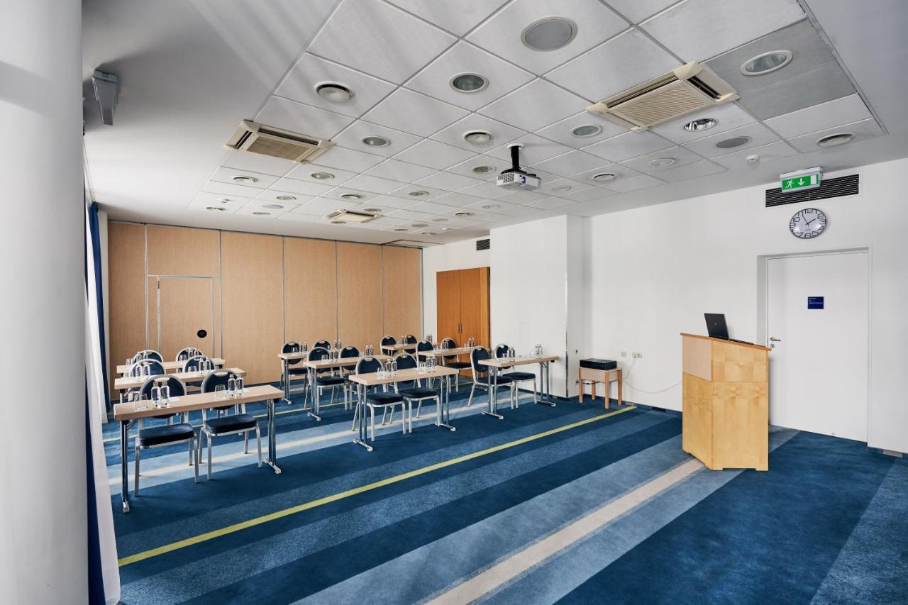 Green Park Hotel Vilnius Bagian luar foto